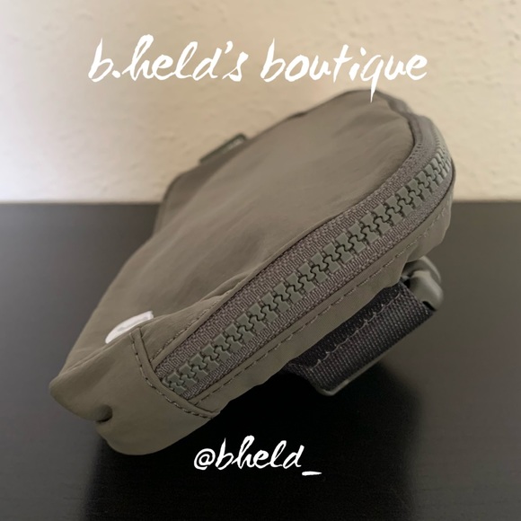 lululemon Everywhere Belt Bag in Grey Sage Green Neutral OS (1L) Brand New NWT - Picture 8 of 15